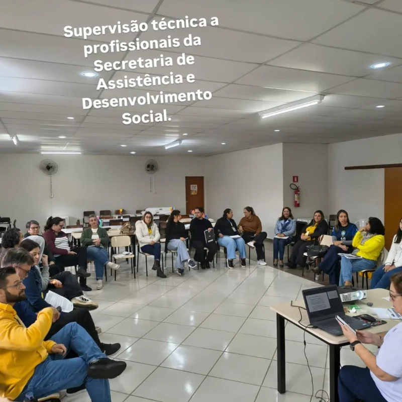 Supervisão técnica para profissionais da assistência
